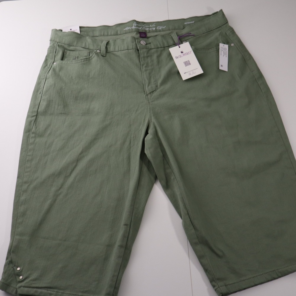 NEW Gloria Vanderbilt Amanda Jean Short Classic Tapered Mid-Rise Pale Sprig 18w
